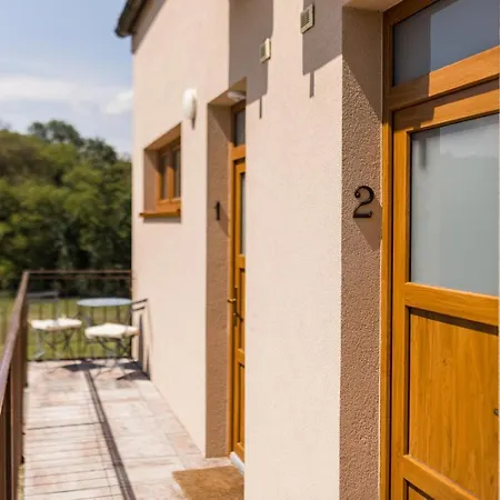Sklep Na Spravnem Miste - Degustace, Ubytovani A Wellness Brod nad Dyji Exterior photo