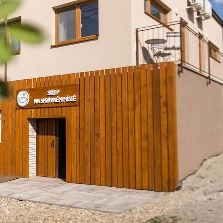 Sklep Na Spravnem Miste - Degustace, Ubytovani A Wellness Brod nad Dyji Exterior photo
