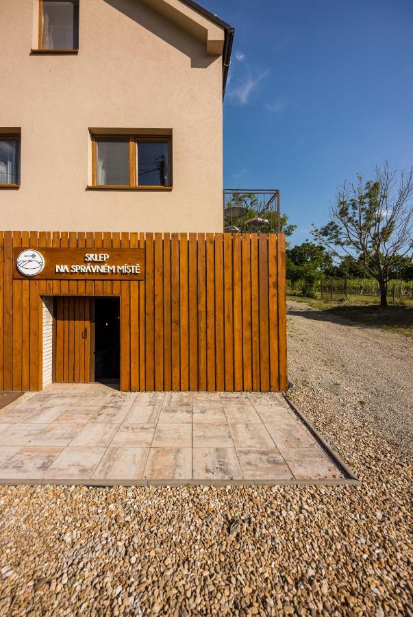 Sklep Na Spravnem Miste - Degustace, A Wellness Apartment Brod nad Dyji