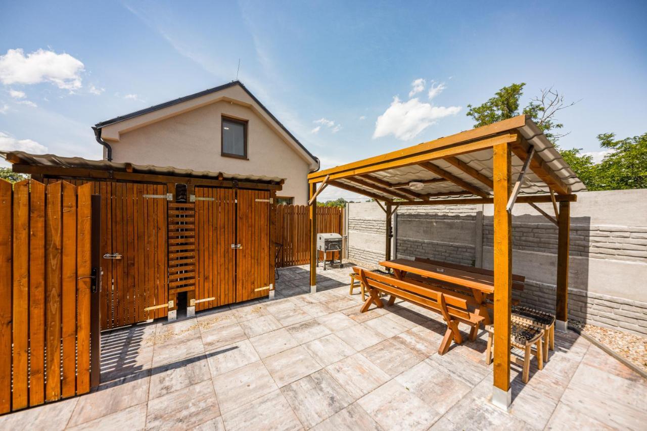 Sklep Na Spravnem Miste - Degustace, A Wellness Apartment